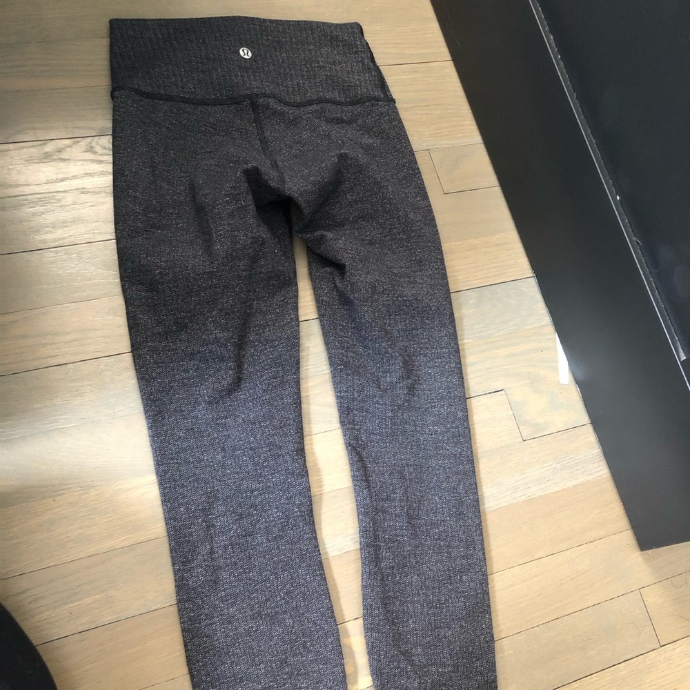 Lulu lemon grey knit leggings size 4